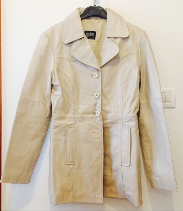 Chaqueta de cuero beige