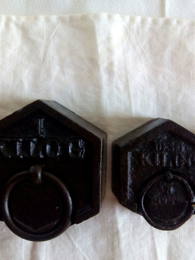 Antiguo Juego completo de 6 pesas de balanza