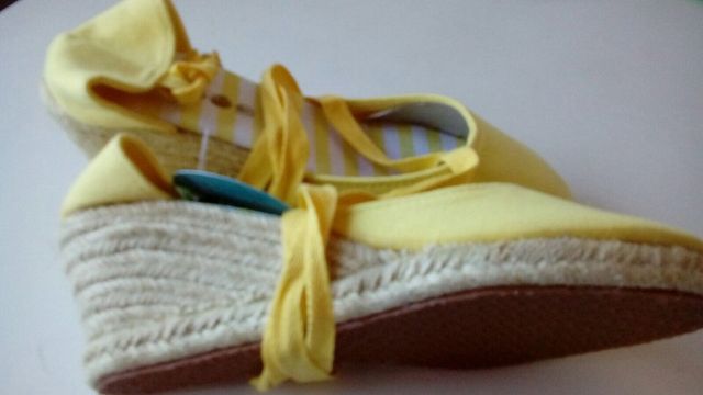 Sandalias de tela con cuña N38