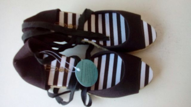 Sandalias de tela con cuña N38