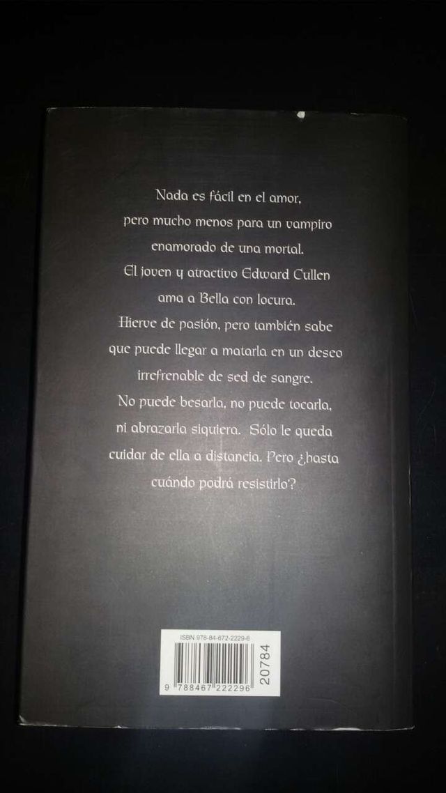 Libro novela 'Crepúsculo '