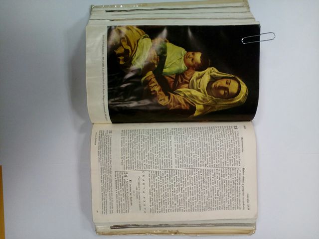 sagrada biblia de Nacar y Colunga, con ilustracion