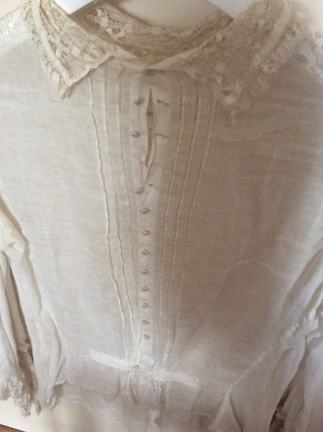 Blusa vintage inglesa bordada talla S