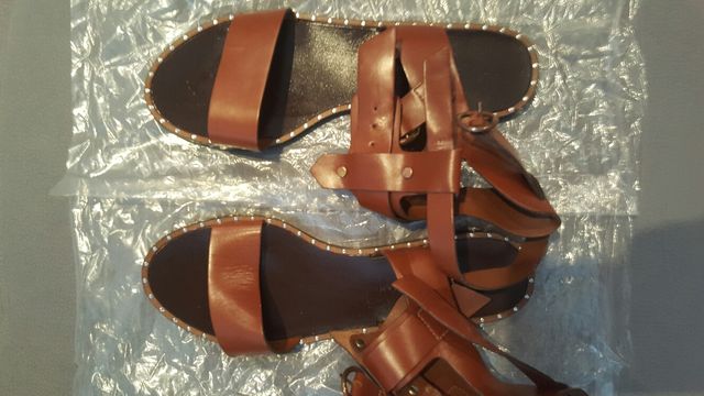 SANDALIA PIEL ZARA. UN USO !