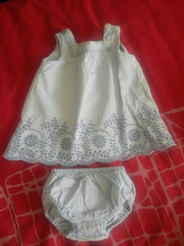 Vestido y cubrepañal. 1-3 meses.