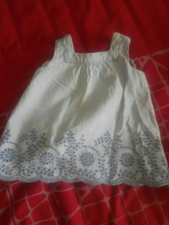 Vestido y cubrepañal. 1-3 meses.