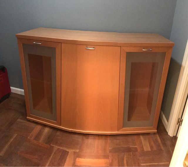 Aparador color cerezo de segunda mano por 280 € en Madrid en WALLAPOP