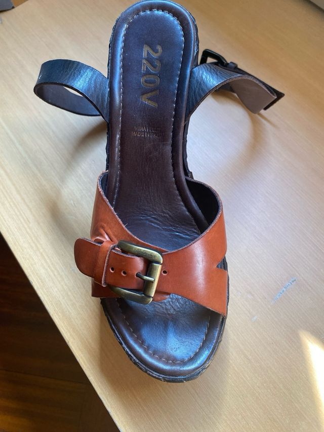Sandalies piel 220V