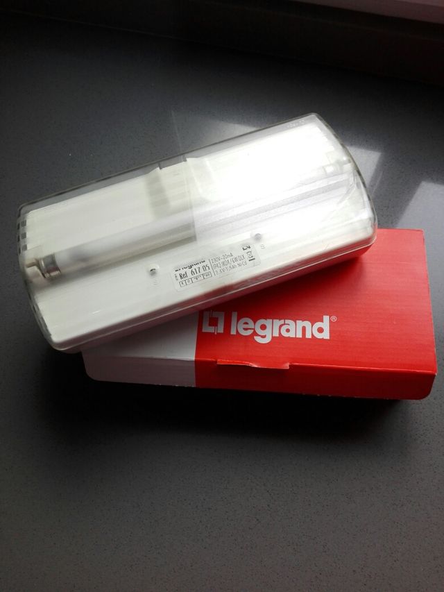 Luminaria de emergencia Legrand de segunda mano por 5 € en Madrid en