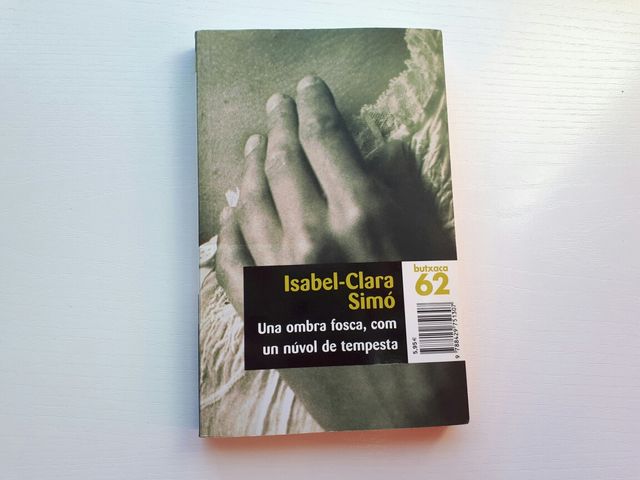 Libro "Una ombra fosca, com un núvol de tempesta"