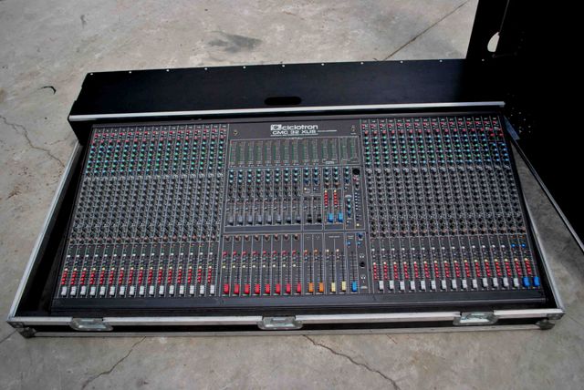 Mesa de mezclas 32 canales