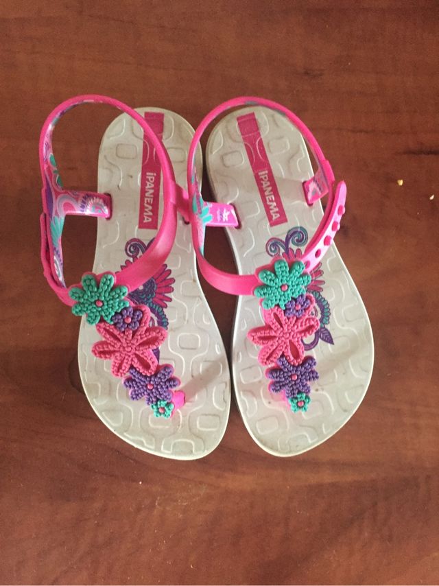 Chinelos para menina