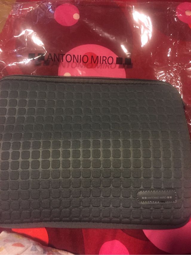 Funda ipad Antonio Miró