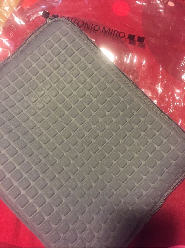 Funda ipad Antonio Miró