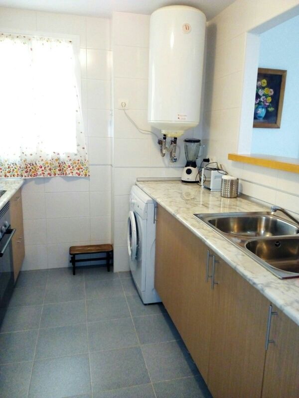 no limpies mas . dejalo y llama me... mujer seria