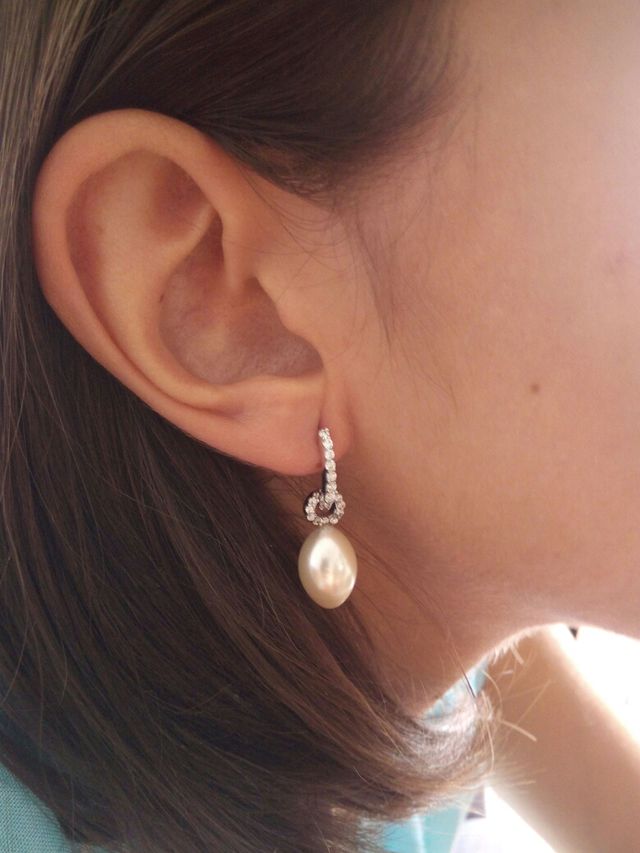 Pendientes de perla i brillantes