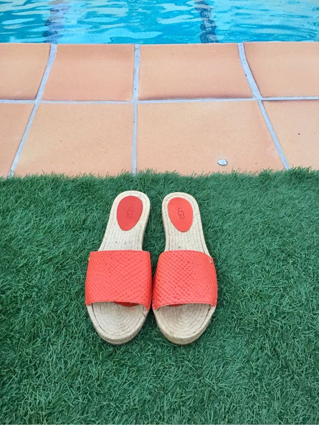 Sandalias UGG coral