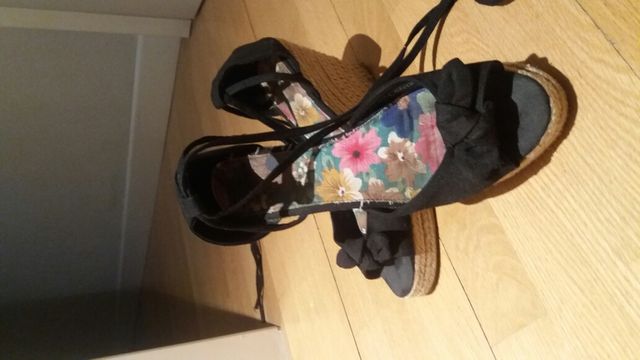 Sandalias Cuña Altas T.39