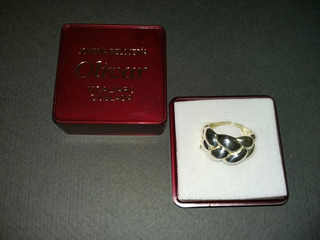 Anillo de plata