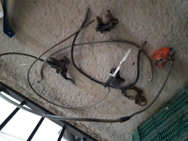 Bombas de freno y pinzas de varias motos