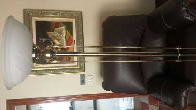 Lámpara de pie de salón