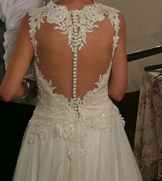 Vestido de novia espalda corazon y encaje de segunda mano por 299 EUR en  Soria en WALLAPOP