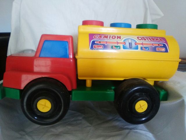 Camión cisterna infantil
