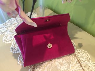 Bolso color buganvilla de segunda mano por 14,9 EUR en Oviedo en WALLAPOP