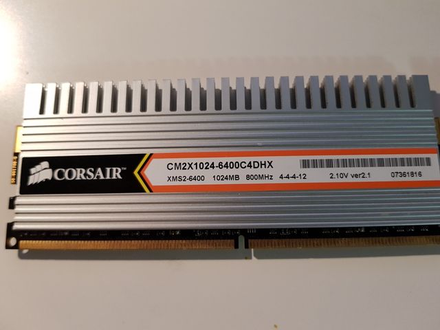 memoria RAM un giga 800 megahercios