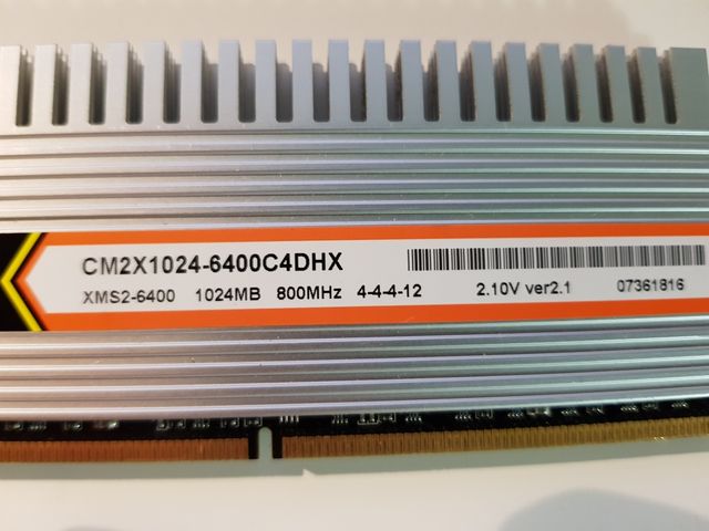 memoria RAM un giga 800 megahercios