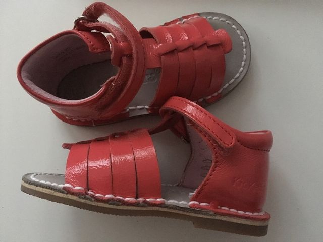 KICKERS sandalias para niña PIEL talla 23 - NUEVAS