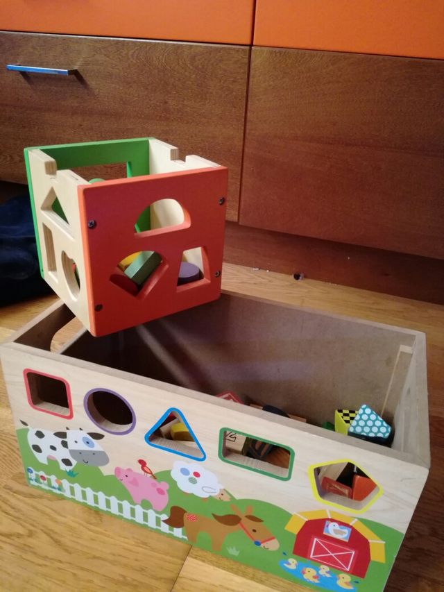 caixa de peces de fusta. cajas piezas juegos.