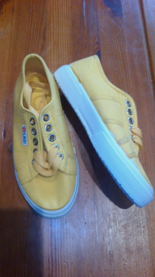 ZAPATILLAS DEL N° 31 NUEVAS CON ETIQUETA