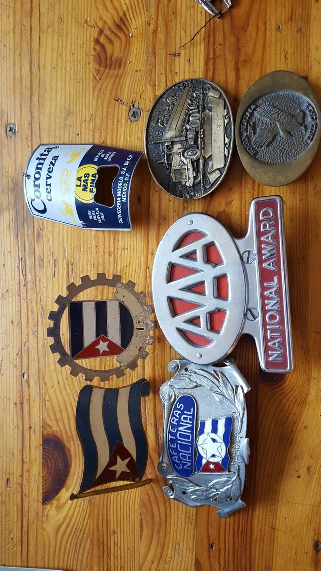 Insignias Cuba y labillas