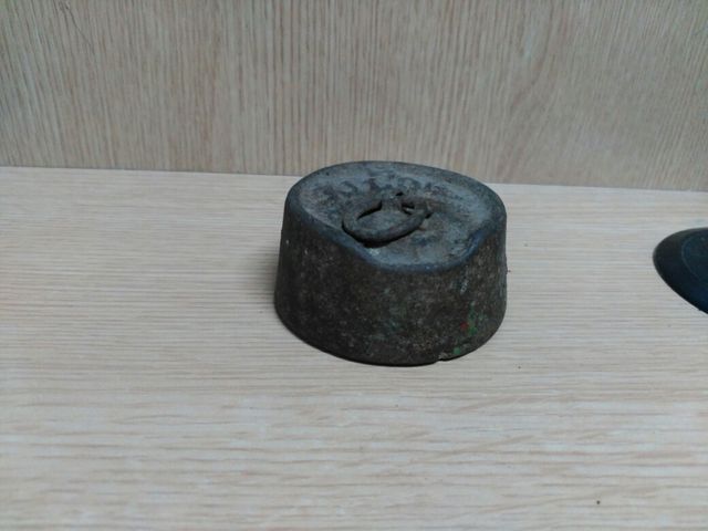 pesa antigua hierro 1/2 kilo balanza o peso
