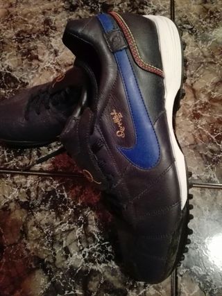 Bambas ronaldinho. de segunda mano por 1 EUR en Badalona en WALLAPOP