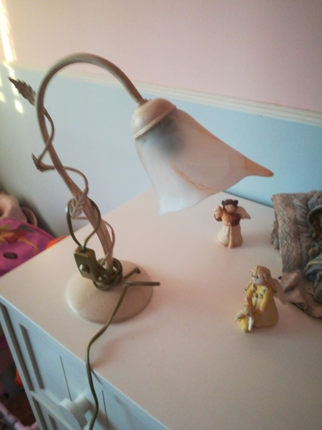 Lámpara techo y mesilla forja.