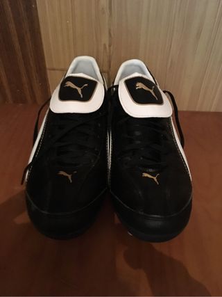 Botas de fútbol Puma de segunda mano en Sevilla en WALLAPOP