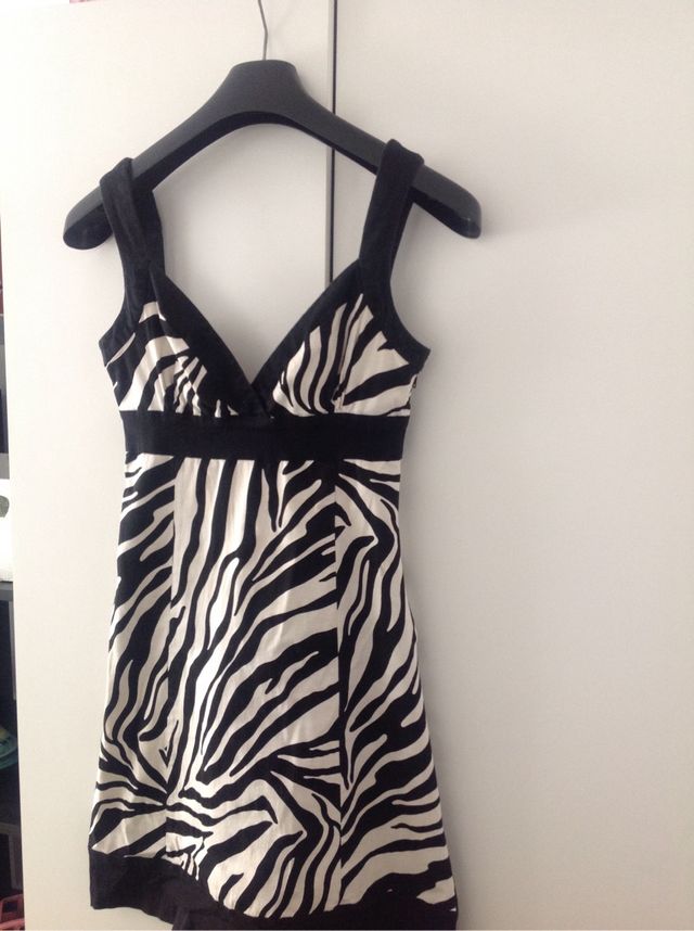 Vestido blanco y negro