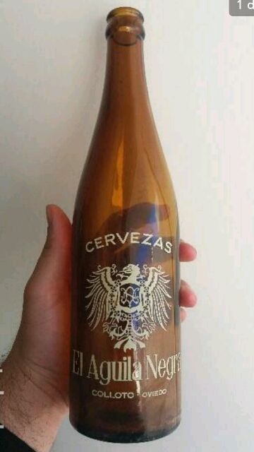 Botella de cerveza El aguila negra Asturias