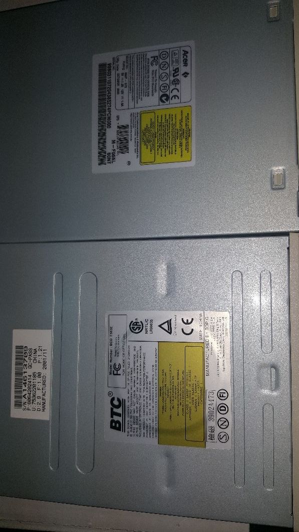 2 LECTORES Y GRABADORAS CDS BTC Y ACER
