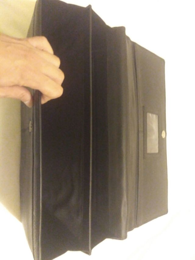 Cartera porta documentos negra