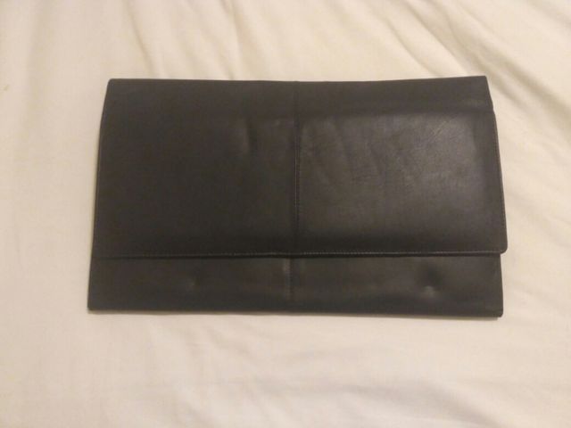 Cartera porta documentos negra