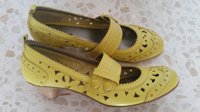 Zapatos de piel, amarillo bebé