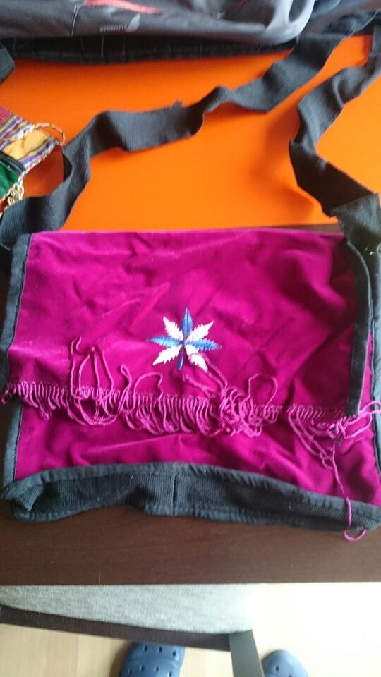 bolsitos y riñoneras