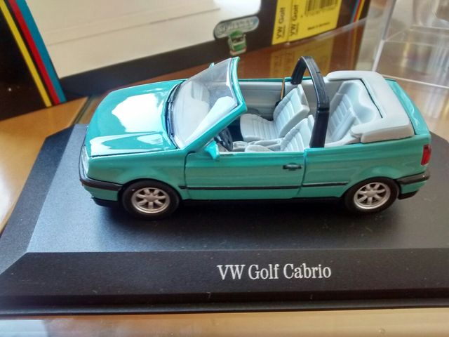 1 Volkswagen Golf Cabrio de Schabak 1/43