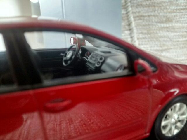 1 Volkswagen Golf Plus 1/43 de Minichamps