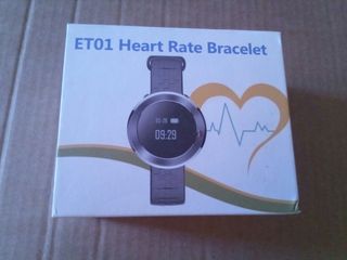 Reloj smartwatch a estrenar de segunda mano por 20 EUR en Madrid en WALLAPOP