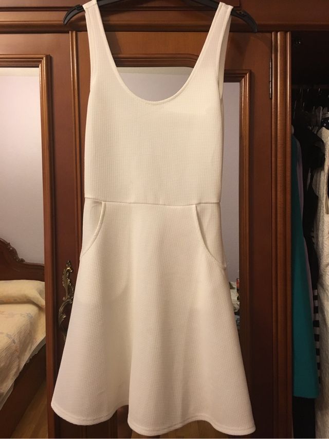 Vestido marca OKEYSI ESTÁ A ESTRENAR 