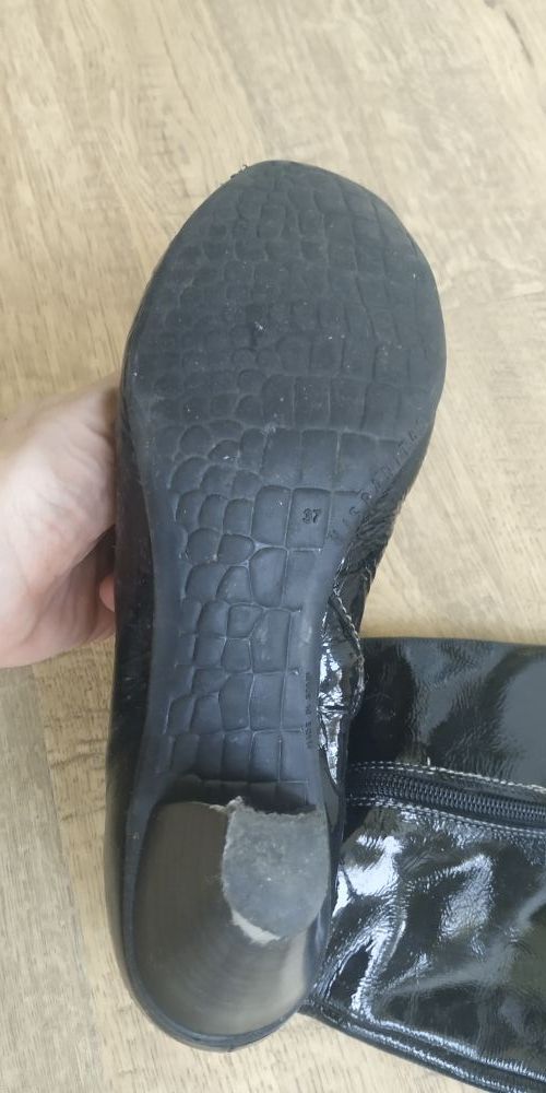 Botas charol negro- Hispanitas T37